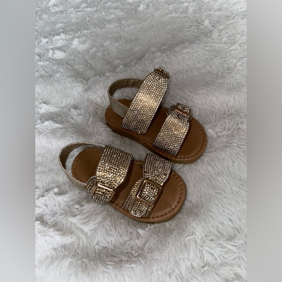 4c Adorable Toddler Sandals - Picture 2 of 3
